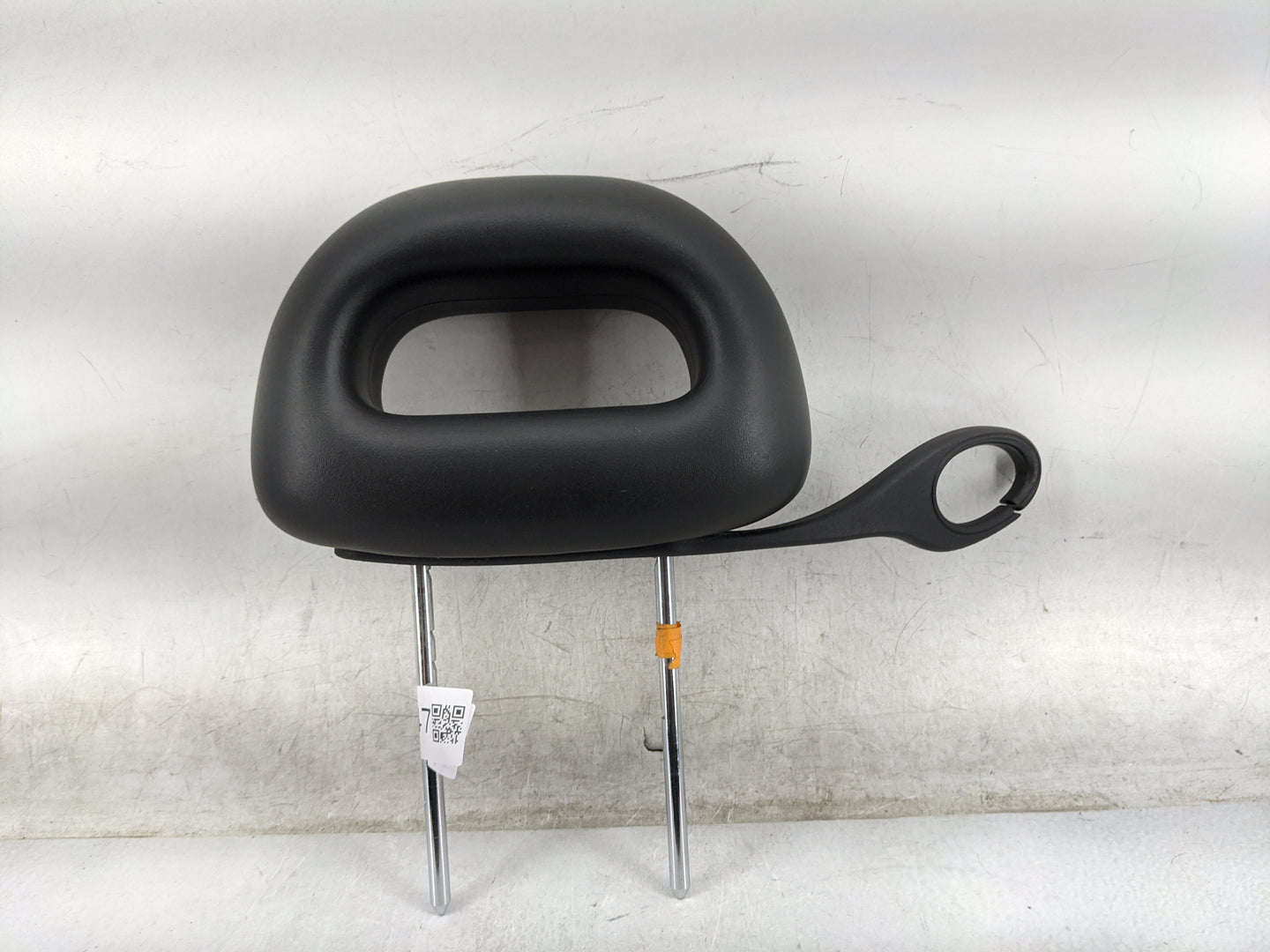 2004-2007 Saturn Ion Headrest Head Rest Front Driver Seat Black - Oemusedautoparts1.com