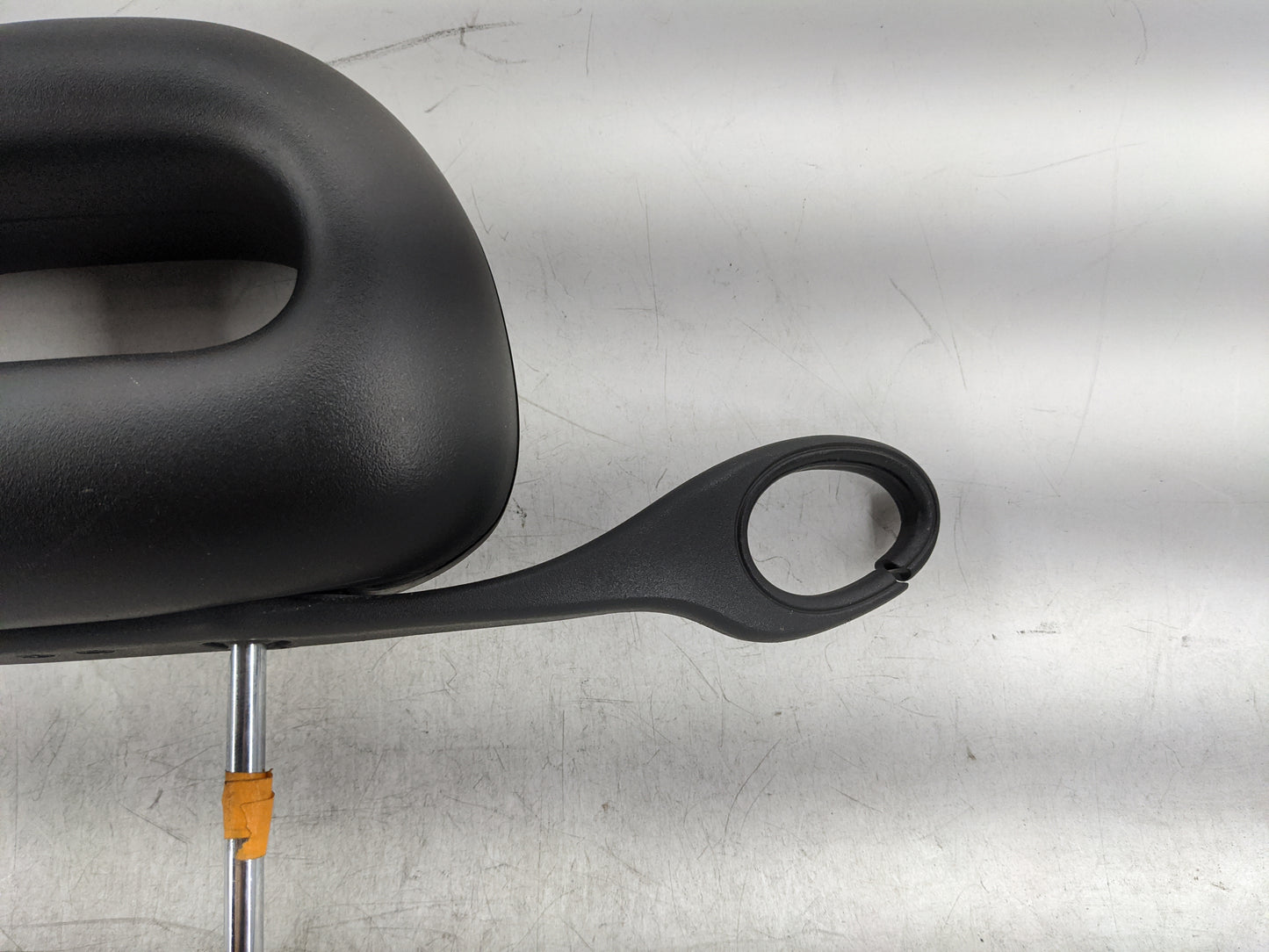 2004-2007 Saturn Ion Headrest Head Rest Front Driver Seat Black - Oemusedautoparts1.com