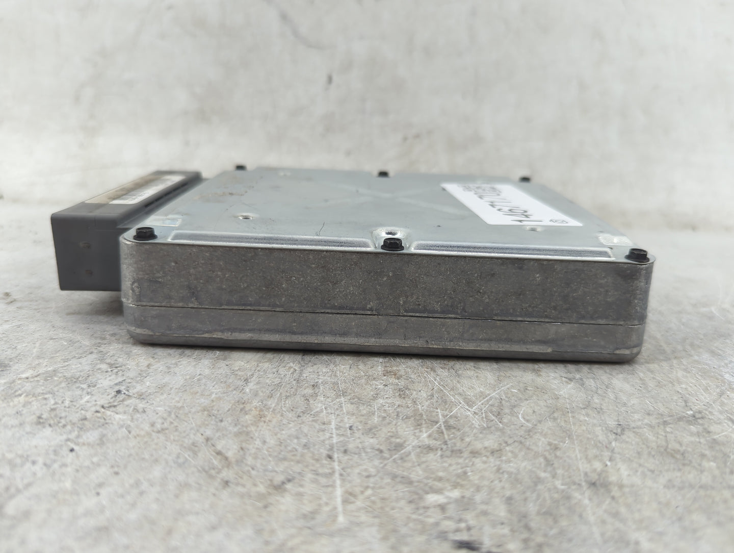 2005-2006 Saturn Ion PCM Engine Control Computer ECU ECM PCU OEM P/N:2L8A-12A650-AD AJ48-18881-B Fits Fits 2005 2006 OEM Use