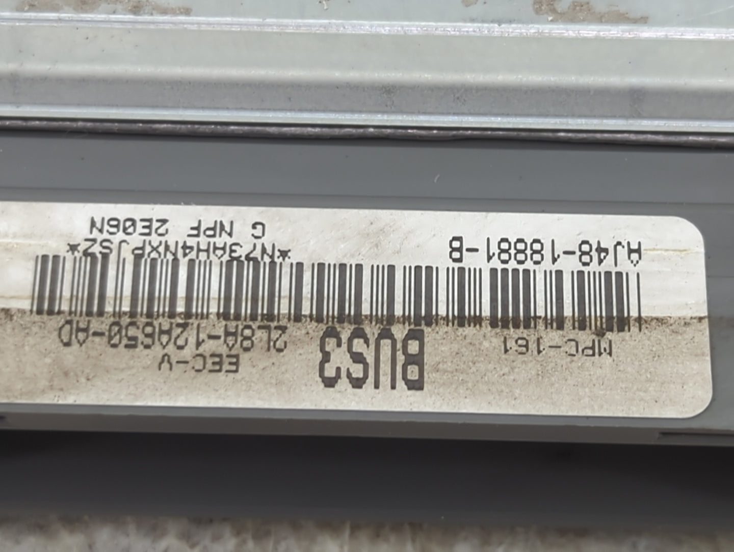 2005-2006 Saturn Ion PCM Engine Control Computer ECU ECM PCU OEM P/N:2L8A-12A650-AD AJ48-18881-B Fits Fits 2005 2006 OEM Use