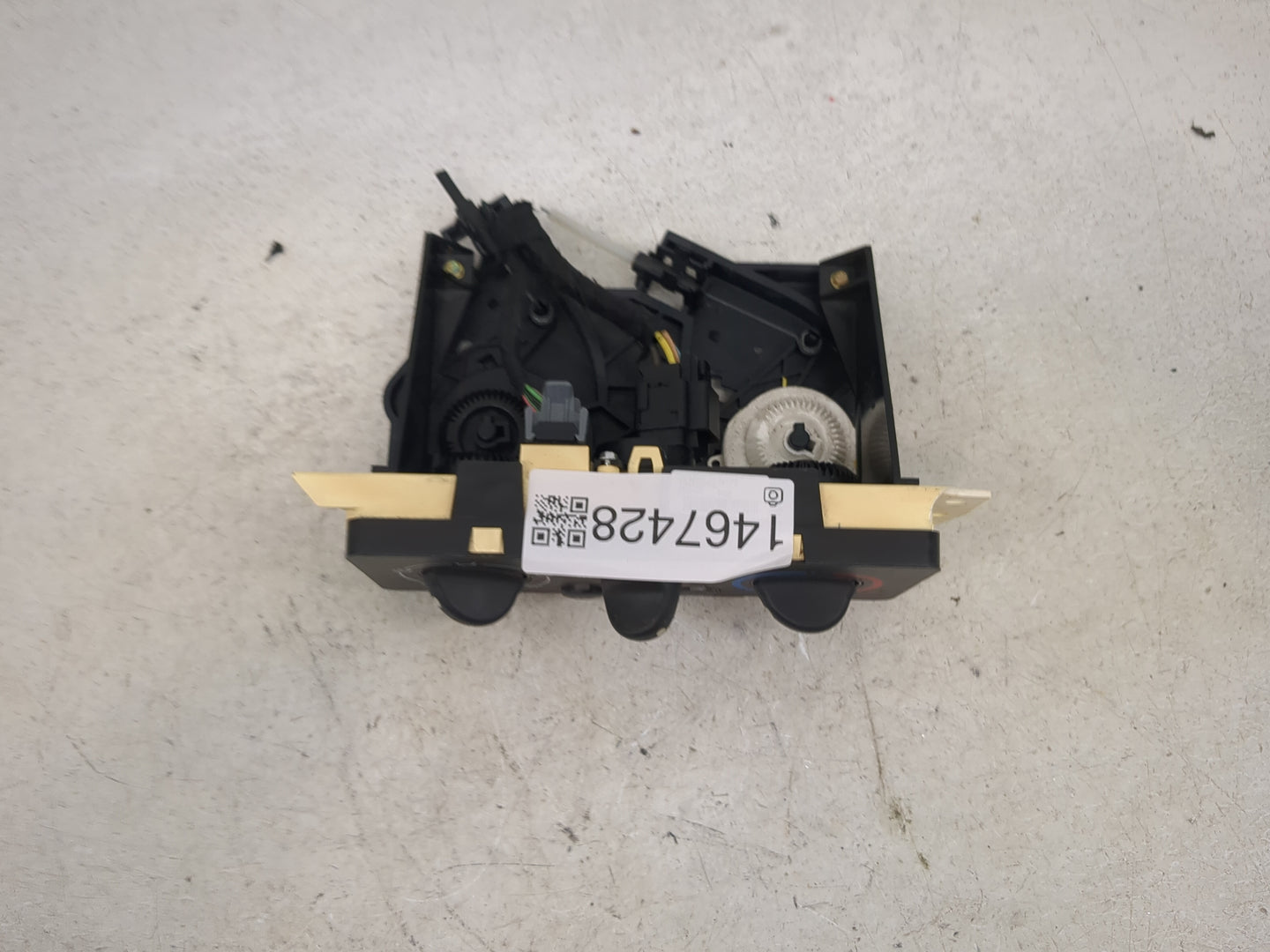 2006-2007 Saturn Ion Climate Control Module Temperature AC/Heater Replacement P/N:28020872 Fits Fits 2006 2007 OEM Used Auto