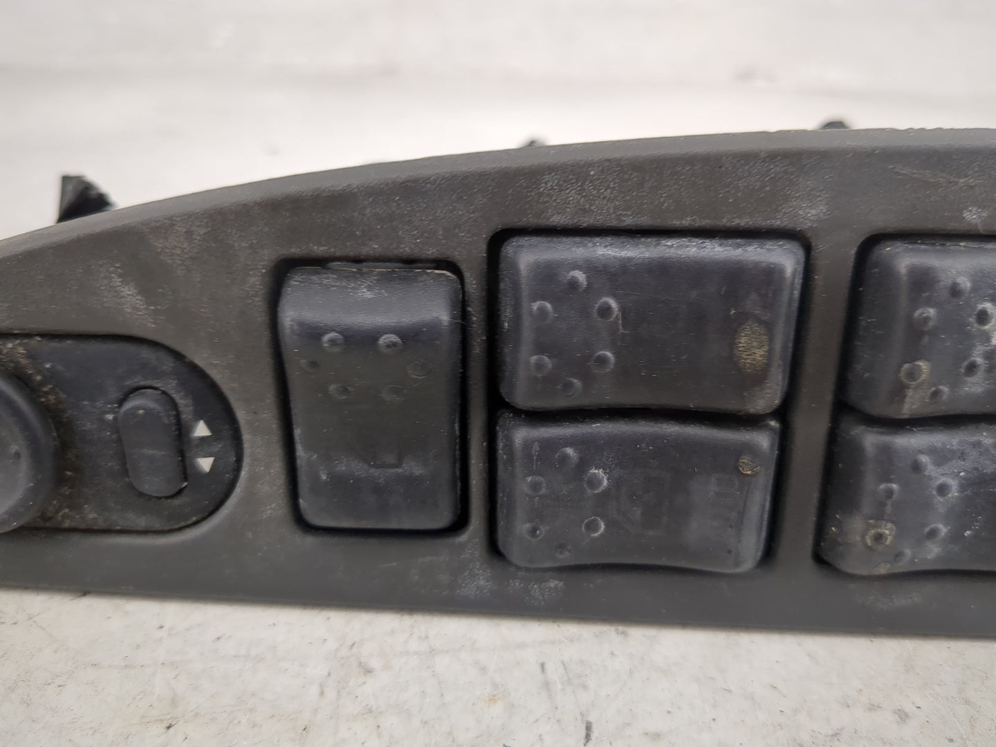 2003-2007 Saturn Ion Master Power Window Switch Replacement Driver Side Left P/N:22664398 22632501 Fits OEM Used Auto Parts 