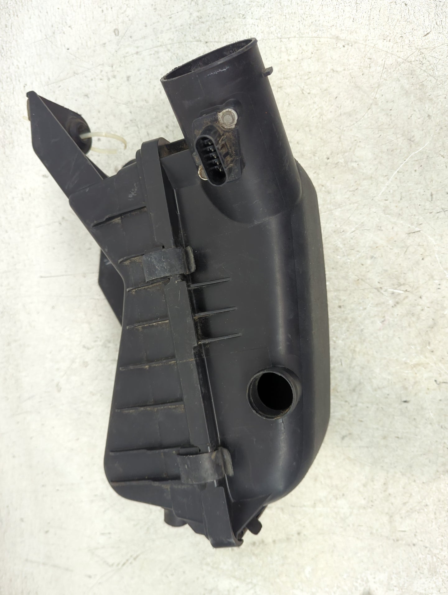 2006-2006 Saturn Ion Air Cleaner Intake-duct Hose Tube 1495475 - Oemusedautoparts1.com
