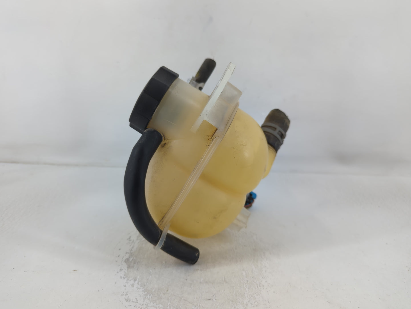 2003-2007 Saturn Ion Windshield Washer Fluid Reservoir Bottle Oem 769108 - Oemusedautoparts1.com