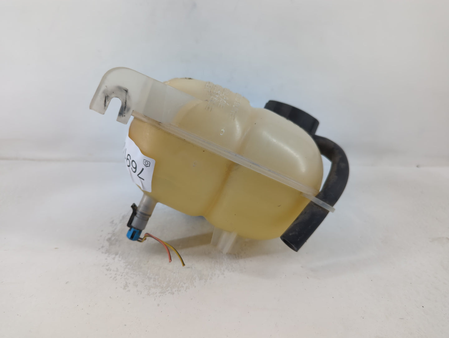 2003-2007 Saturn Ion Windshield Washer Fluid Reservoir Bottle Oem 769108 - Oemusedautoparts1.com