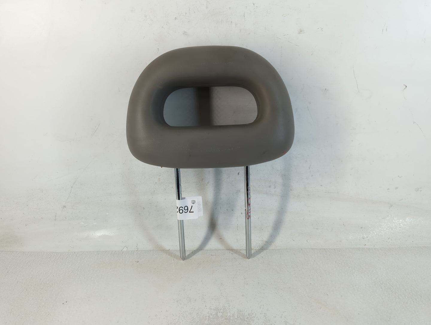 2005-2007 Saturn Ion Headrest Head Rest Front Driver Passenger Seat Grey - Oemusedautoparts1.com