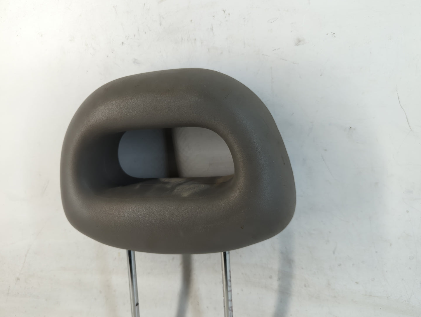 2004-2007 Saturn Ion Headrest Head Rest Rear Seat Fits Fits 2004 2005 2006 2007 OEM Used Auto Parts - Oemusedautoparts1.com