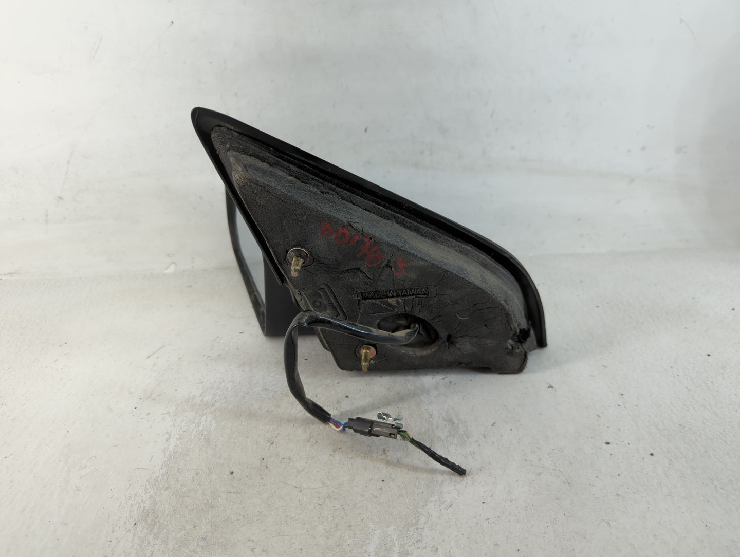2003-2007 Saturn Ion Driver Side View Mirror - Left Door Mirror OEM Used - Oemusedautoparts1.com