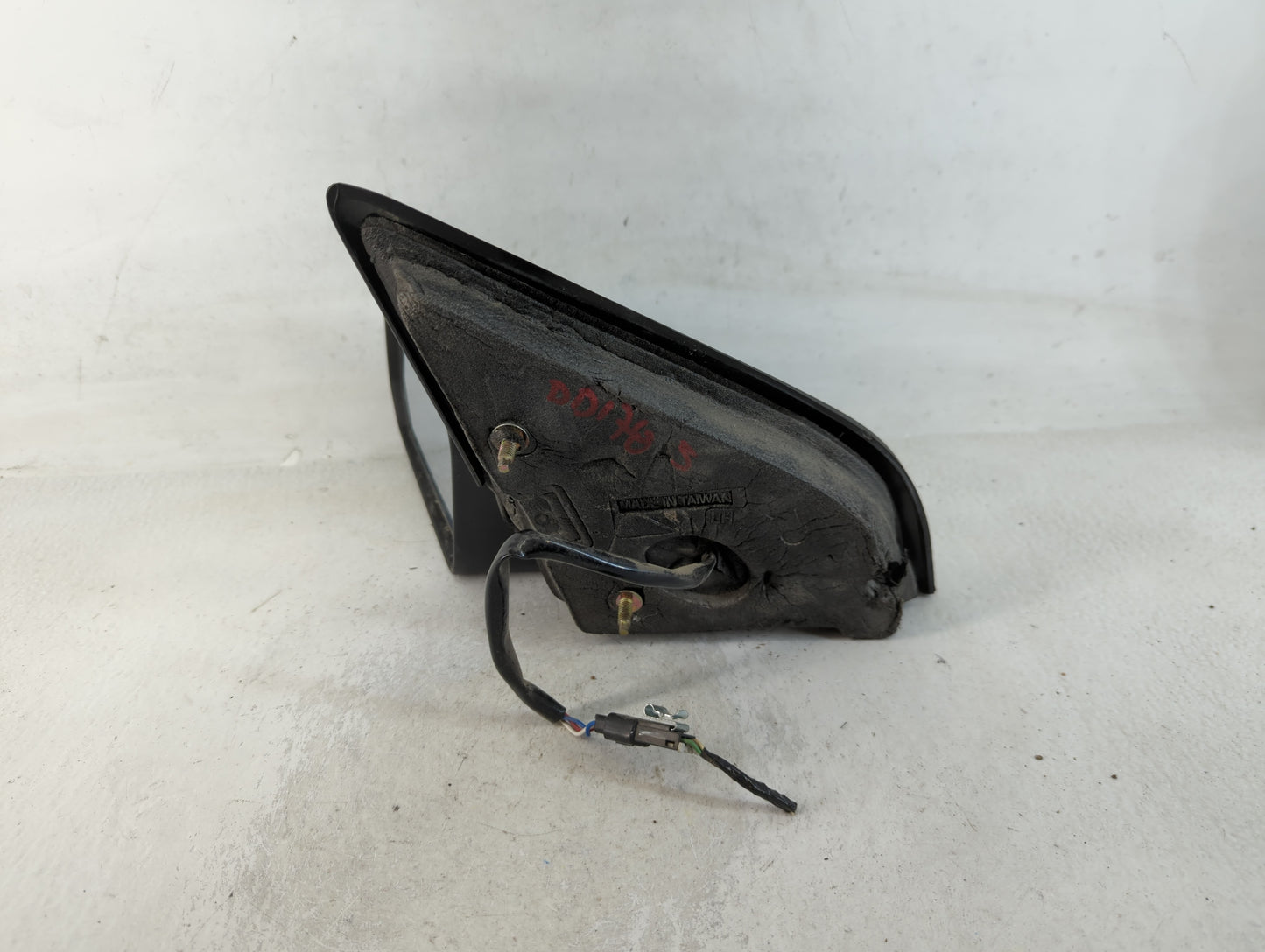 2003-2007 Saturn Ion Driver Side View Mirror - Left Door Mirror OEM Used - Oemusedautoparts1.com