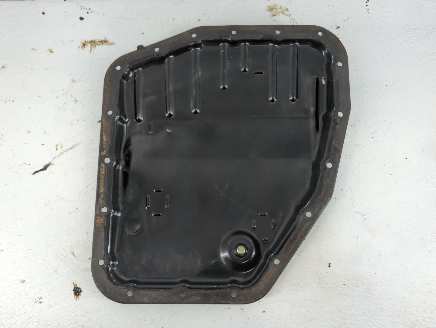 2005-2007 Saturn Ion Engine Oil Pan Fits Fits 2005 2006 2007 2008 2009 2010 2011 2012 2013 2014 2015 2016 2017 OEM Used Auto