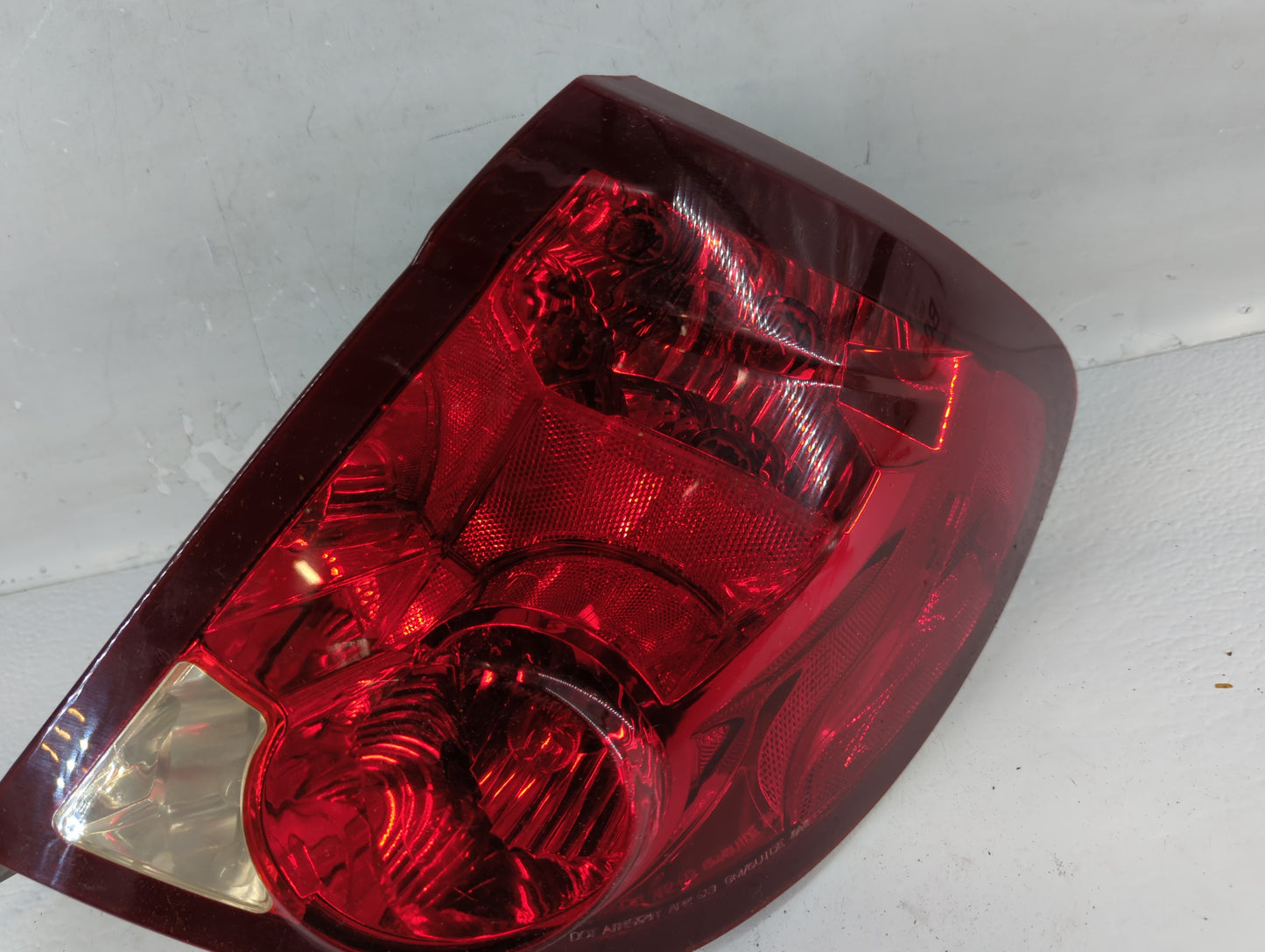2003-2007 Saturn Ion Tail Light Assembly Passenger Right OEM P/N:22723023 Fits Fits 2003 2004 2005 2006 2007 OEM Used Auto P