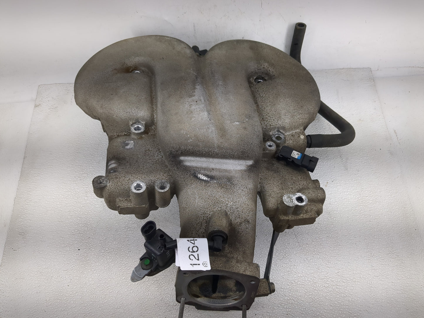 2006-2007 Saturn Relay Air Intake Manifold P/N:16212460 Fits Fits 2006 2007 OEM Used Auto Parts - Oemusedautoparts1.com