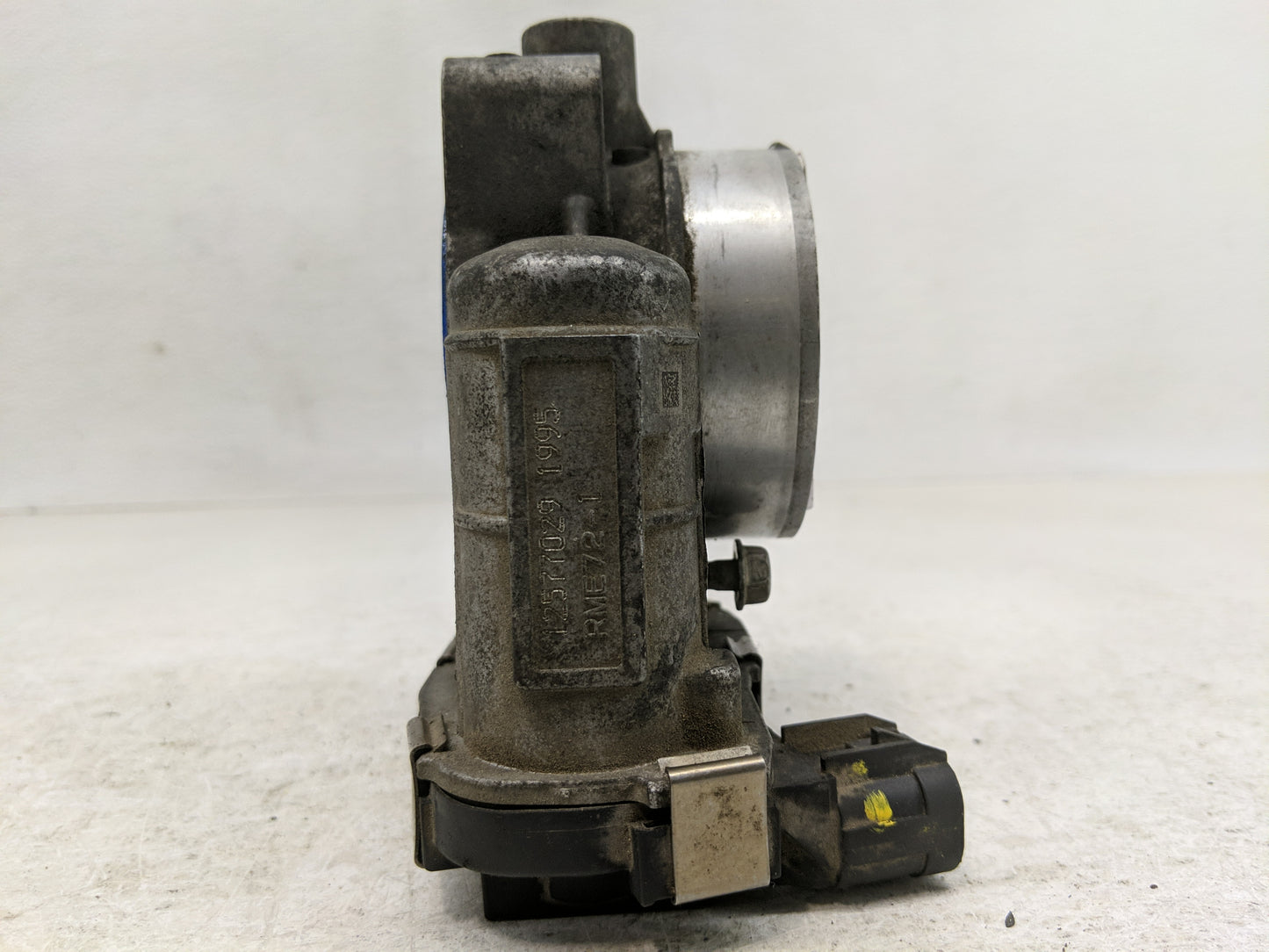 2006 Saturn Relay Throttle Body Fits OEM Used Auto Parts - Oemusedautoparts1.com