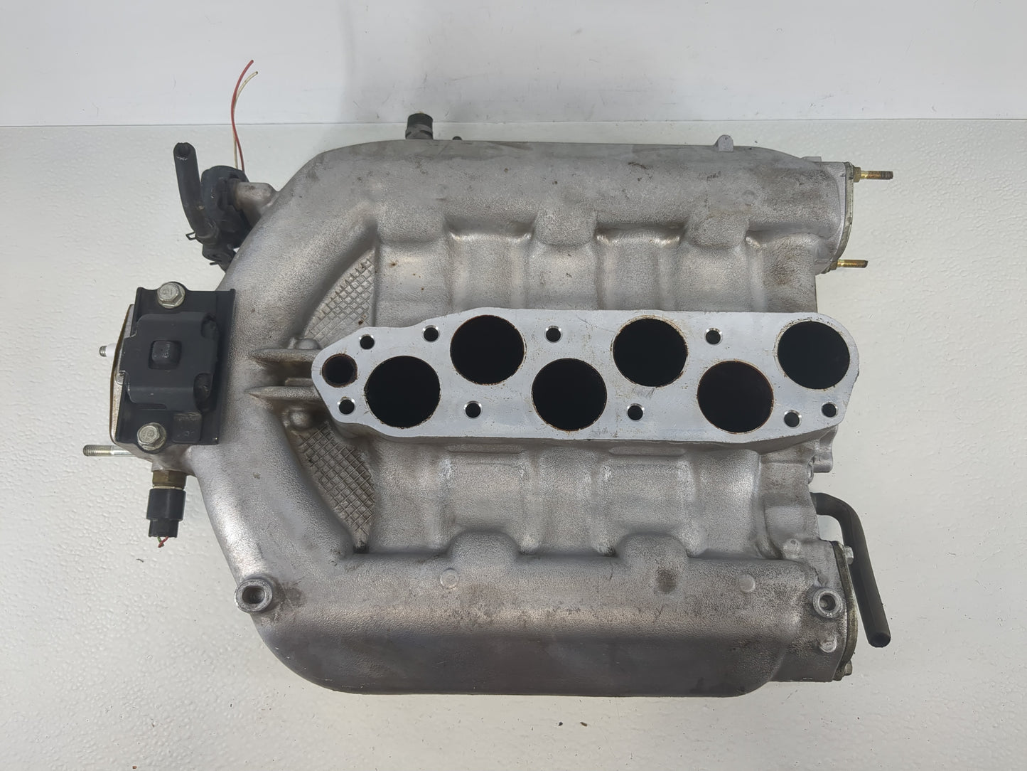 2004-2007 Saturn Vue Air Intake Manifold Fits Fits 2004 2005 2006 2007 OEM Used Auto Parts - Oemusedautoparts1.com