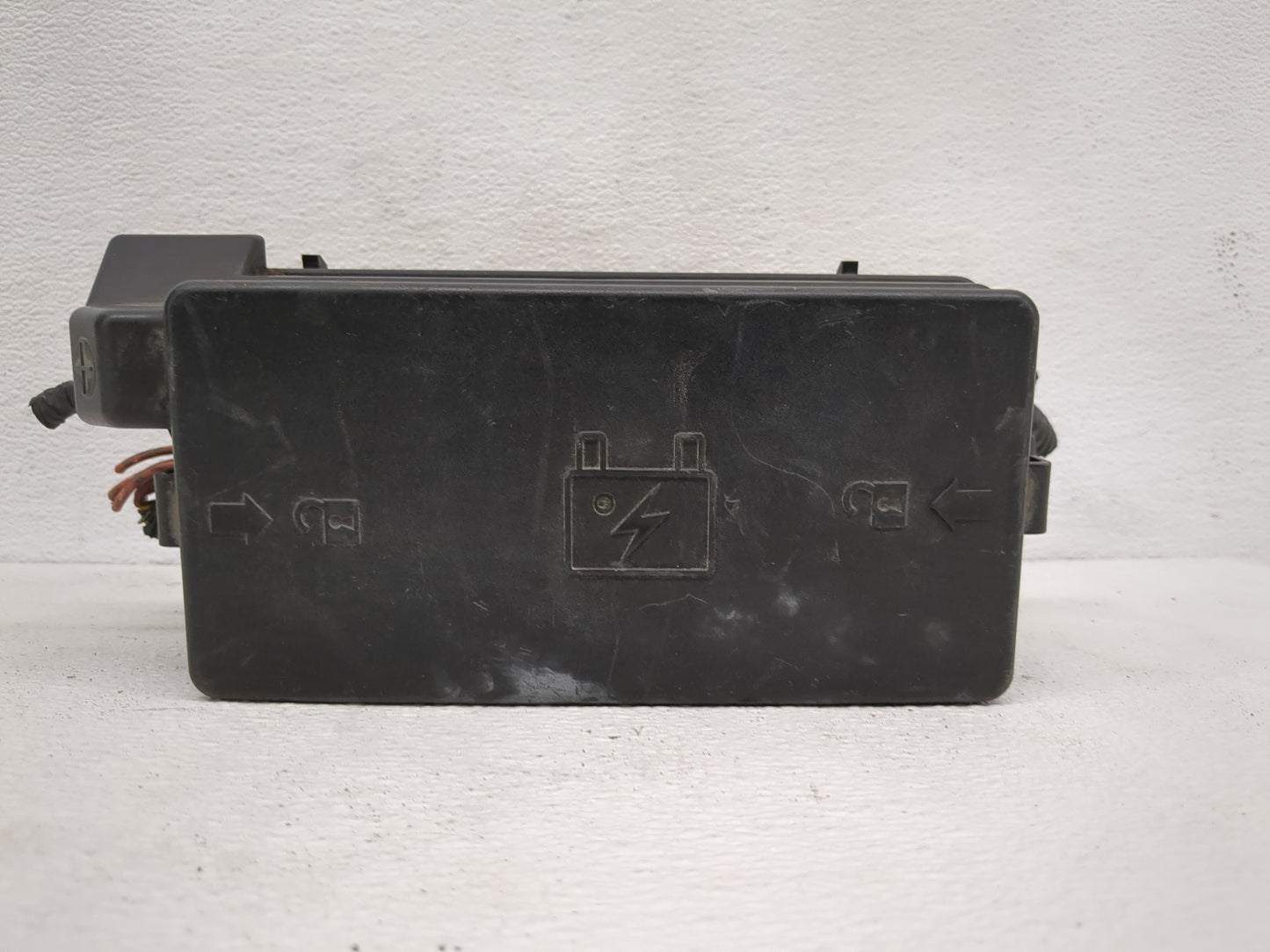 2006-2007 Saturn Vue Fusebox Fuse Box Panel Relay Module P/N:15796346 Fits Fits 2006 2007 OEM Used Auto Parts - Oemusedautop
