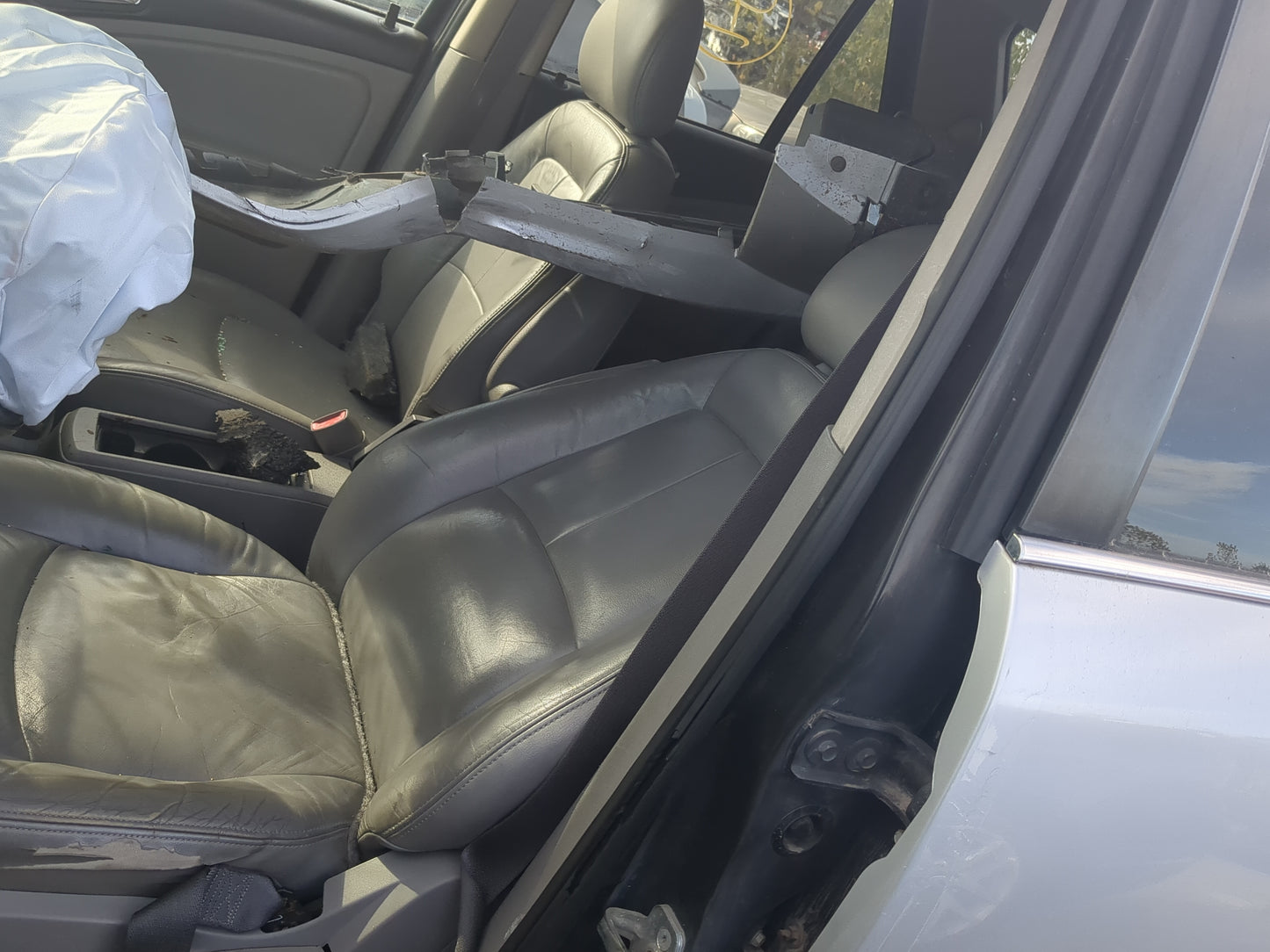 2006-2007 Saturn Vue Driver Front Seat Oem - Oemusedautoparts1.com