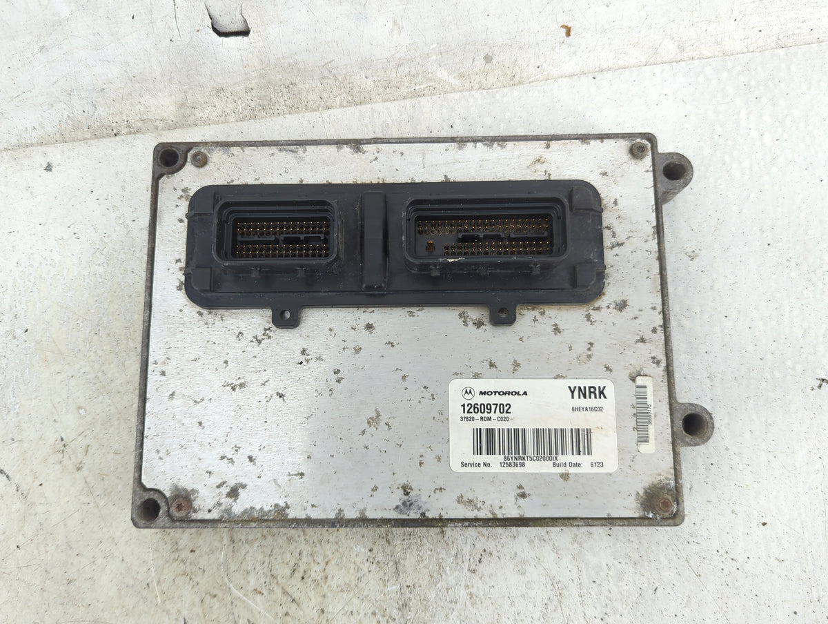 2004-2006 Saturn Vue PCM Engine Control Computer ECU ECM PCU OEM P/N:12609702 12583698 Fits 2004 2005 2006 OEM Used Auto Par