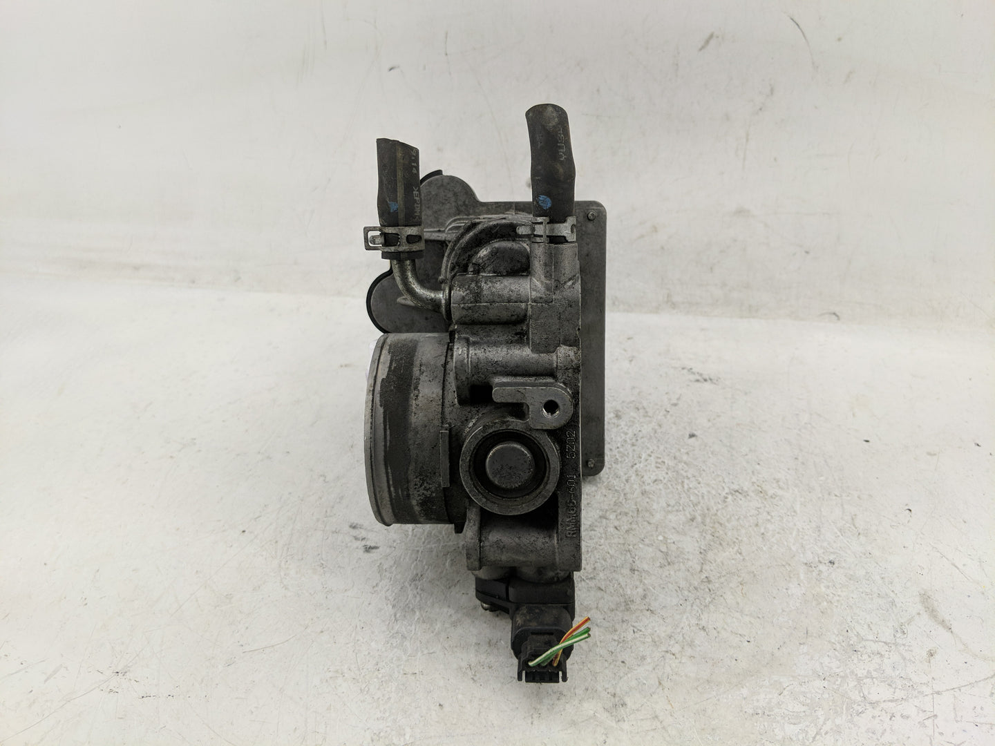 2004-2007 Saturn Vue Throttle Body P/N:079800-5410 Fits Fits 2004 2005 2006 2007 OEM Used Auto Parts - Oemusedautoparts1.com