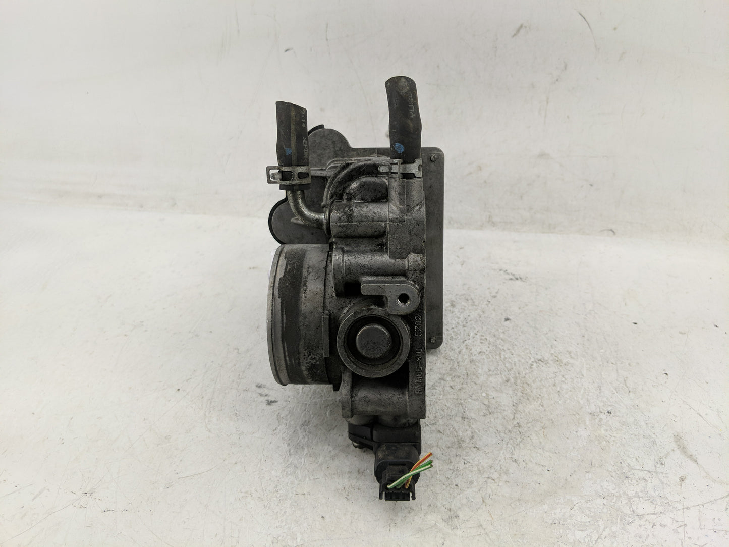 2004-2007 Saturn Vue Throttle Body P/N:079800-5410 Fits Fits 2004 2005 2006 2007 OEM Used Auto Parts - Oemusedautoparts1.com