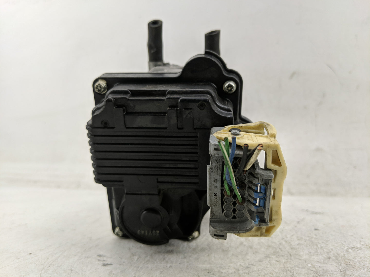 2004-2007 Saturn Vue Throttle Body P/N:079800-5410 Fits Fits 2004 2005 2006 2007 OEM Used Auto Parts - Oemusedautoparts1.com