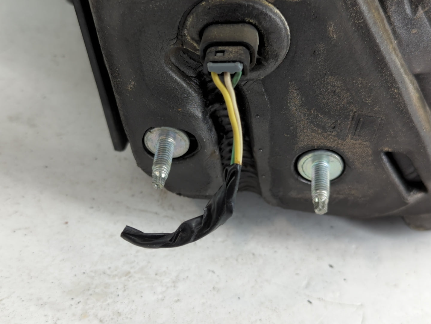 2002-2006 Saturn Vue Side Mirror Replacement Driver Left View Door Mirror P/N:9435715 Fits Fits 2002 2003 2004 2005 2006 OEM