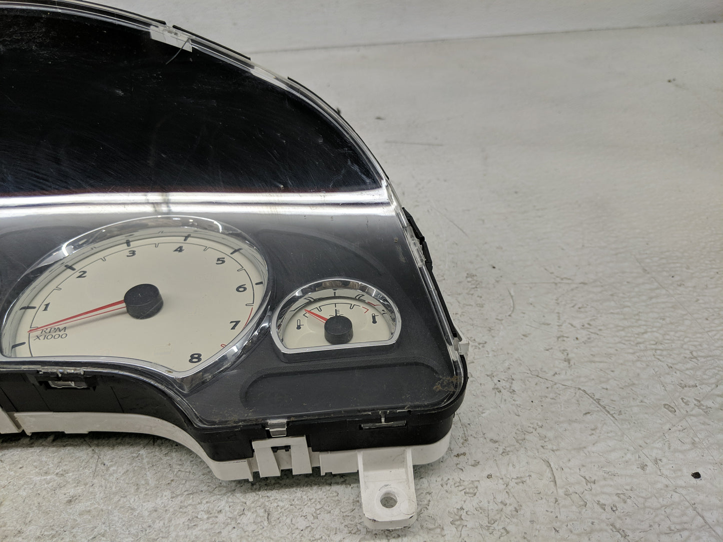 2006-2007 Saturn Vue Instrument Cluster Speedometer Gauges P/N:10369366 Fits Fits 2006 2007 OEM Used Auto Parts - Oemusedaut