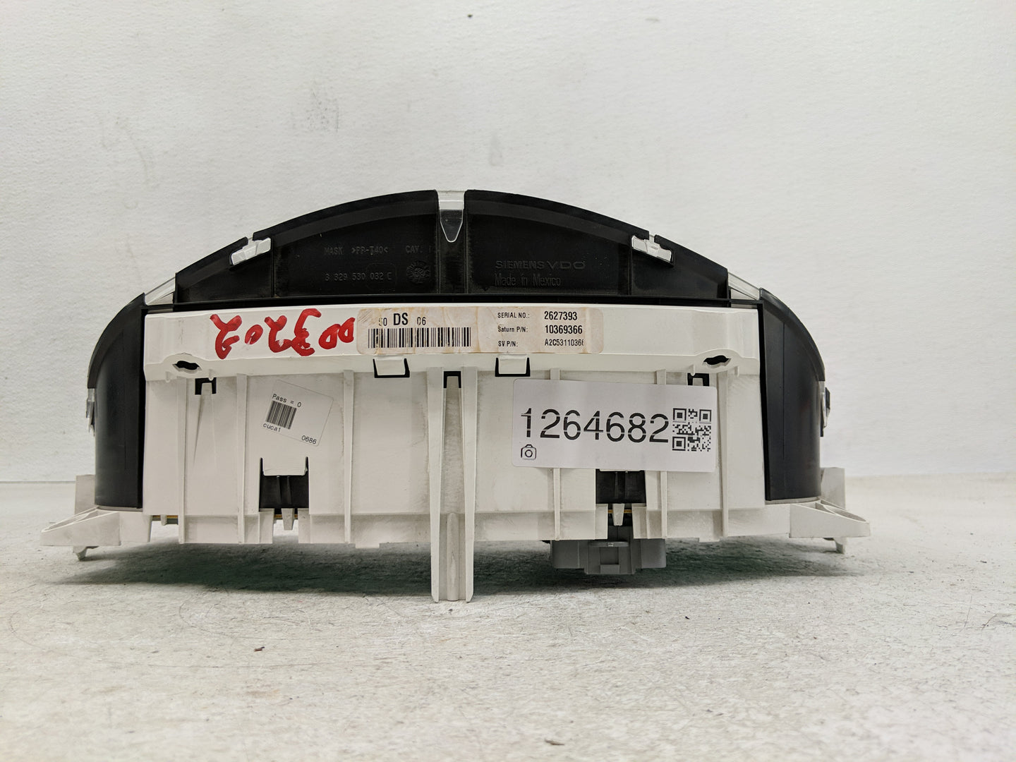 2006-2007 Saturn Vue Instrument Cluster Speedometer Gauges P/N:10369366 Fits Fits 2006 2007 OEM Used Auto Parts - Oemusedaut