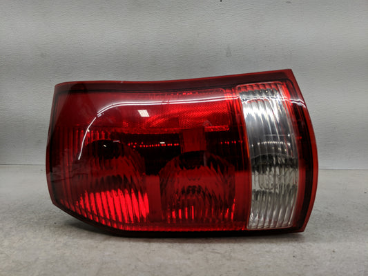 2004-2007 Saturn Vue Tail Light Assembly Passenger Right OEM P/N:2GCX-13407-AC Fits Fits 2004 2005 2006 2007 OEM Used Auto P