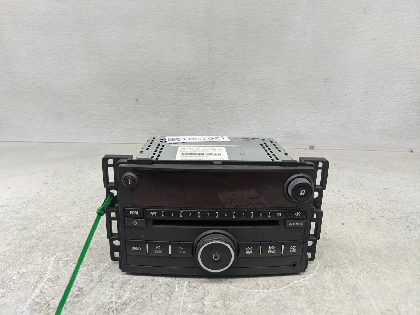 2006 Saturn Vue Radio AM FM Cd Player Receiver Replacement P/N:15814424 Fits Fits 2007 OEM Used Auto Parts - Oemusedautopart