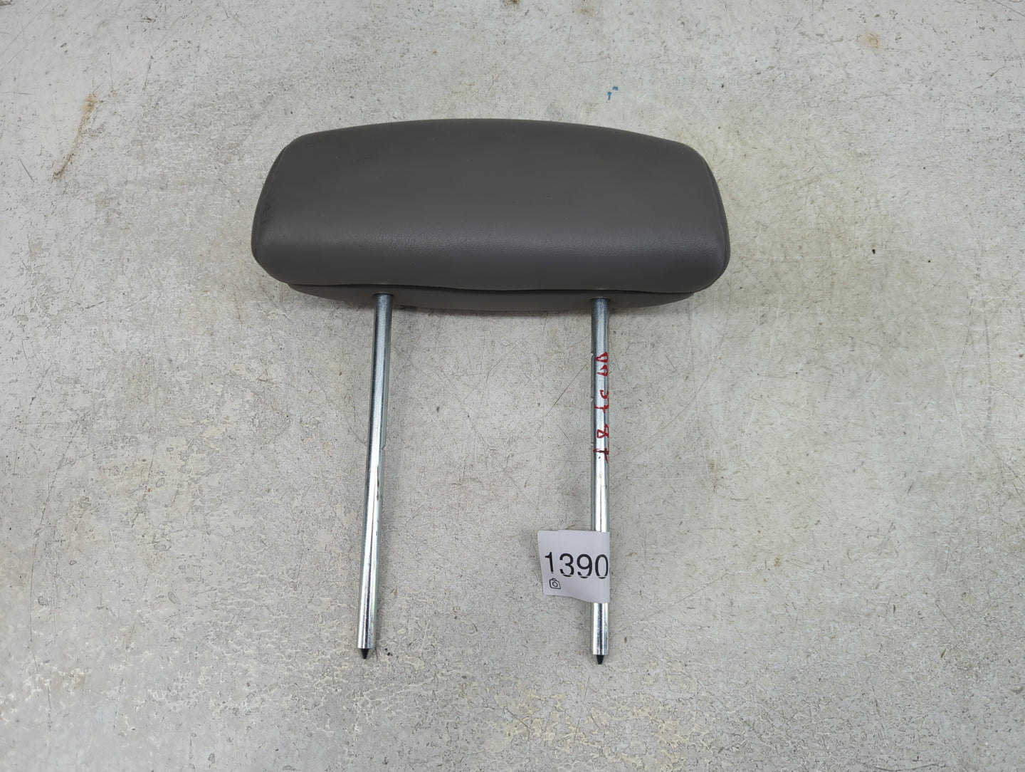 2006-2007 Saturn Vue Headrest Head Rest Front Driver Passenger Seat Grey - Oemusedautoparts1.com