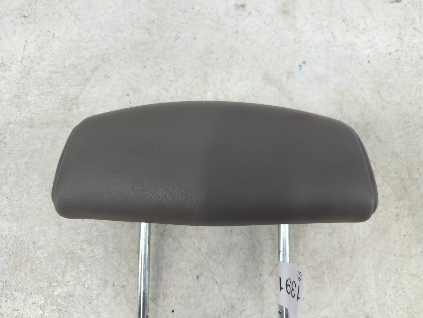 2003-2007 Saturn Vue Headrest Head Rest Rear Center Seat Fits Fits 2003 2004 2005 2006 2007 OEM Used Auto Parts - Oemusedaut