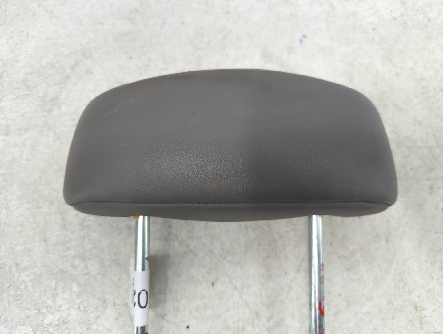 2003-2007 Saturn Vue Headrest Head Rest Rear Center Seat Fits Fits 2003 2004 2005 2006 2007 OEM Used Auto Parts - Oemusedaut