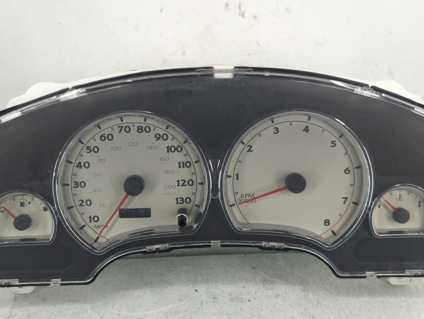 2006-2007 Saturn Vue Instrument Cluster Speedometer Gauges P/N:10369366 Fits Fits 2006 2007 OEM Used Auto Parts - Oemusedaut