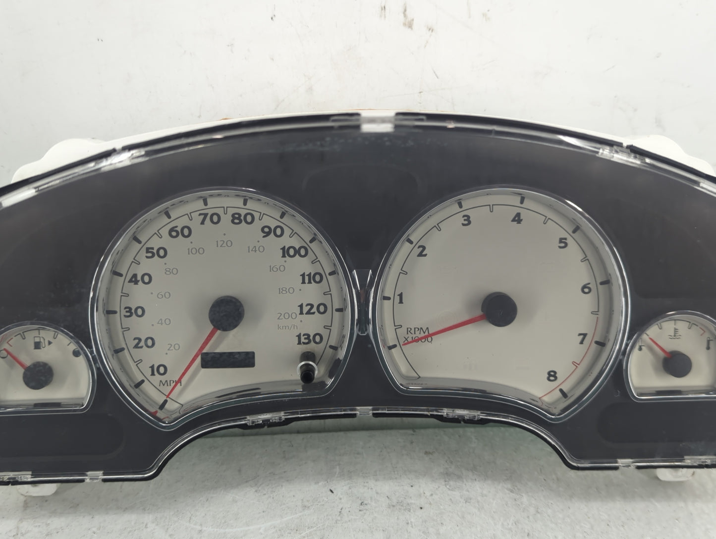 2006-2007 Saturn Vue Instrument Cluster Speedometer Gauges P/N:10369366 Fits Fits 2006 2007 OEM Used Auto Parts - Oemusedaut