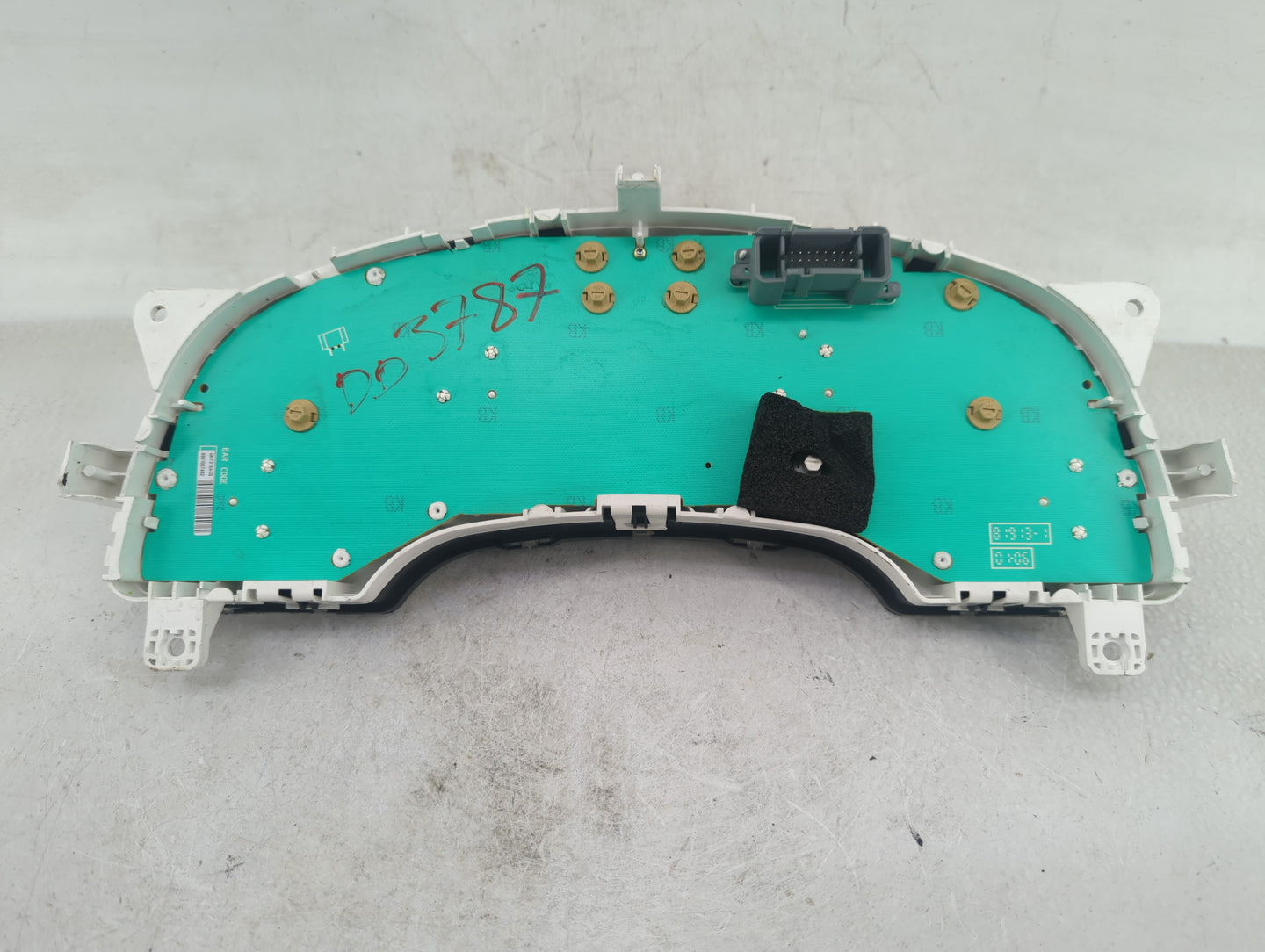 2006-2007 Saturn Vue Instrument Cluster Speedometer Gauges P/N:10369366 Fits Fits 2006 2007 OEM Used Auto Parts - Oemusedaut