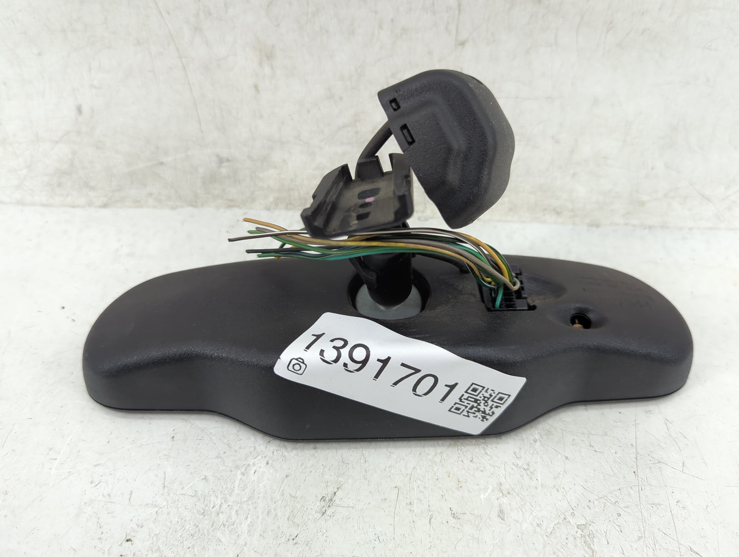 2006-2007 Saturn Vue Interior Rear View Mirror Replacement OEM P/N:15237544 Fits Fits 2001 2002 2003 2004 2005 2006 2007 200