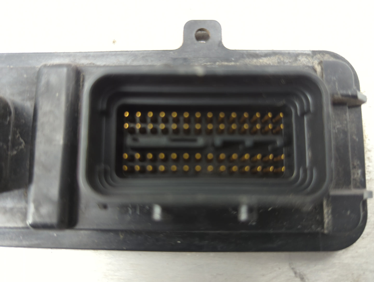 2004-2006 Saturn Vue PCM Engine Control Computer ECU ECM PCU OEM P/N:12596648 Fits Fits 2004 2005 2006 OEM Used Auto Parts -