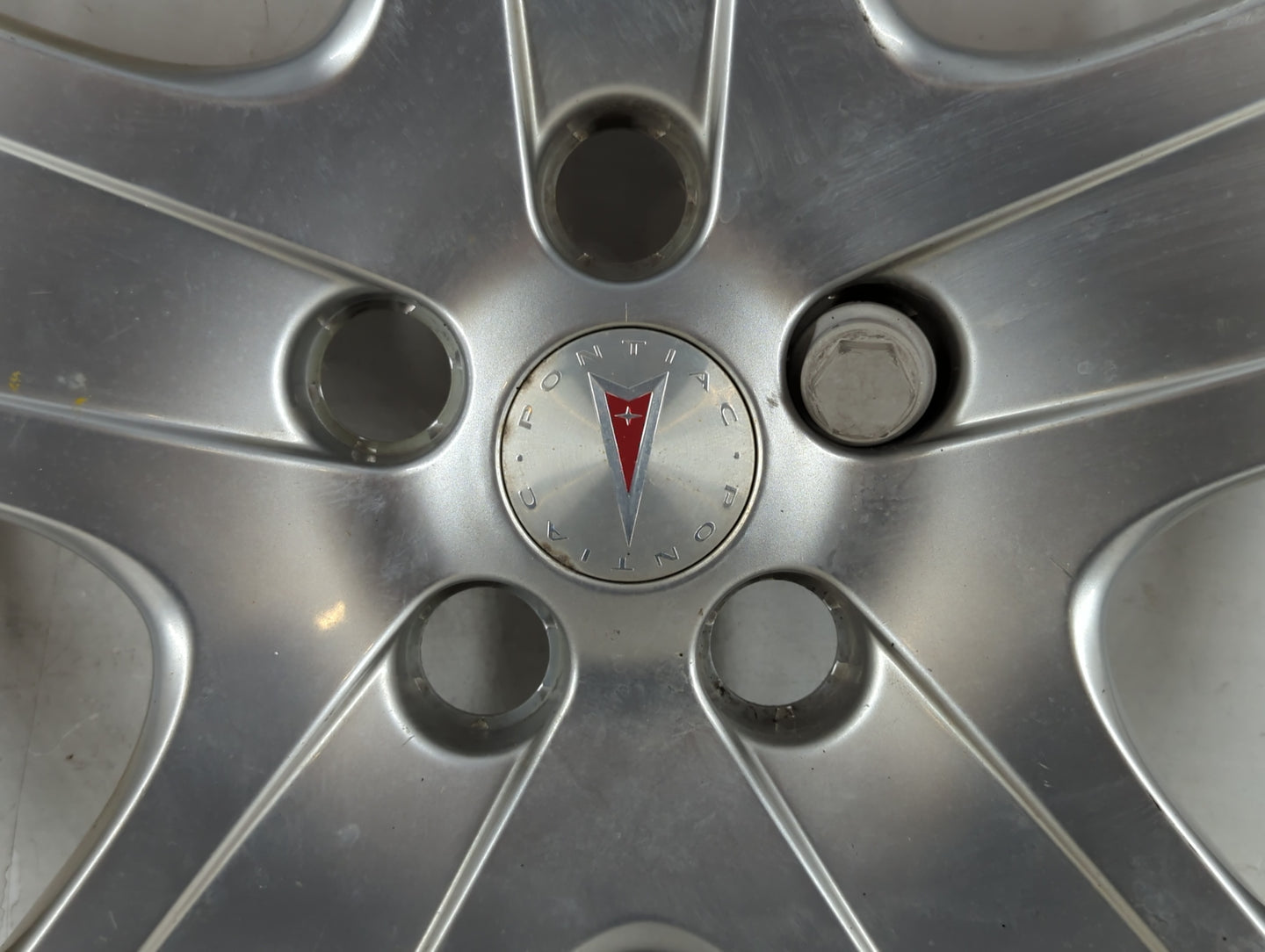 2006 Saturn Vue Center Cap Oem - Oemusedautoparts1.com