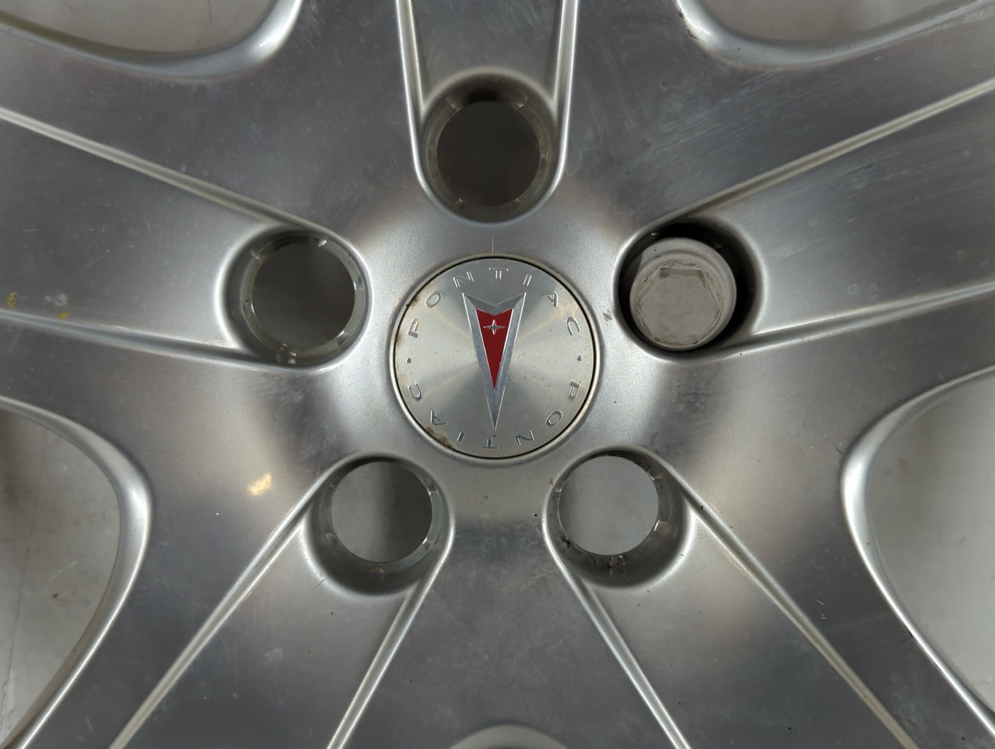2006 Saturn Vue Center Cap Oem - Oemusedautoparts1.com