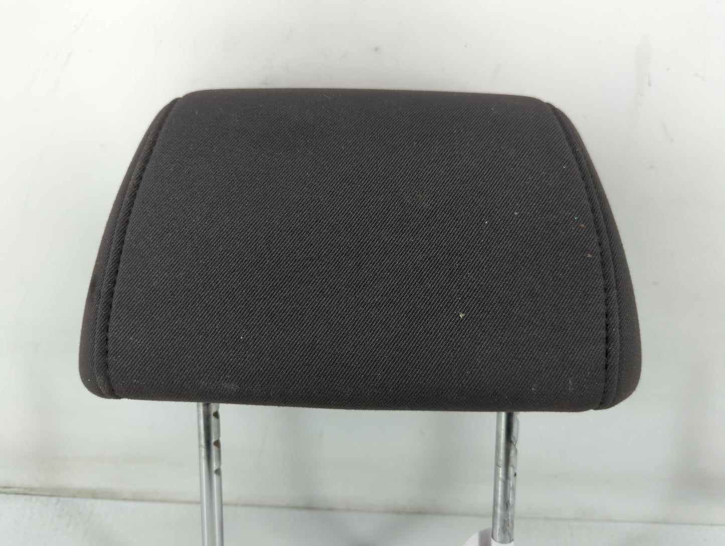 2002-2007 Saturn Vue Headrest Head Rest Rear Seat Fits Fits 2002 2003 2004 2005 2006 2007 OEM Used Auto Parts - Oemusedautop