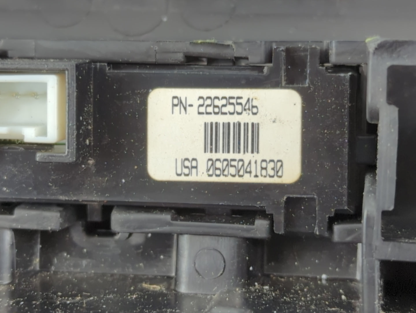 2006-2007 Saturn Vue Radio Control Panel - Oemusedautoparts1.com