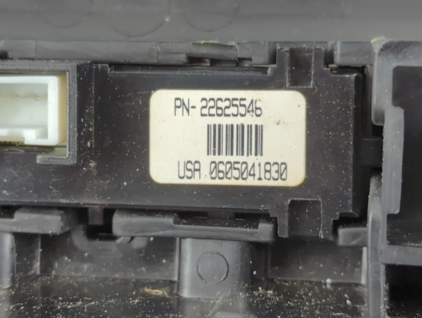 2006-2007 Saturn Vue Radio Control Panel - Oemusedautoparts1.com