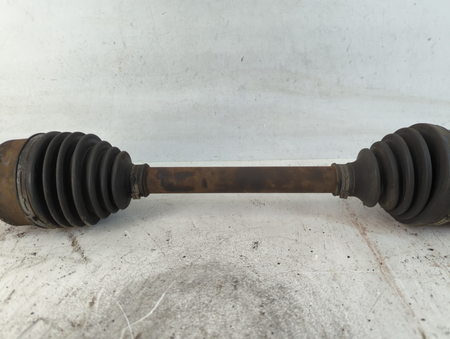 2004-2007 Saturn Vue Axle Shaft Front Driver Cv C/v - Oemusedautoparts1.com