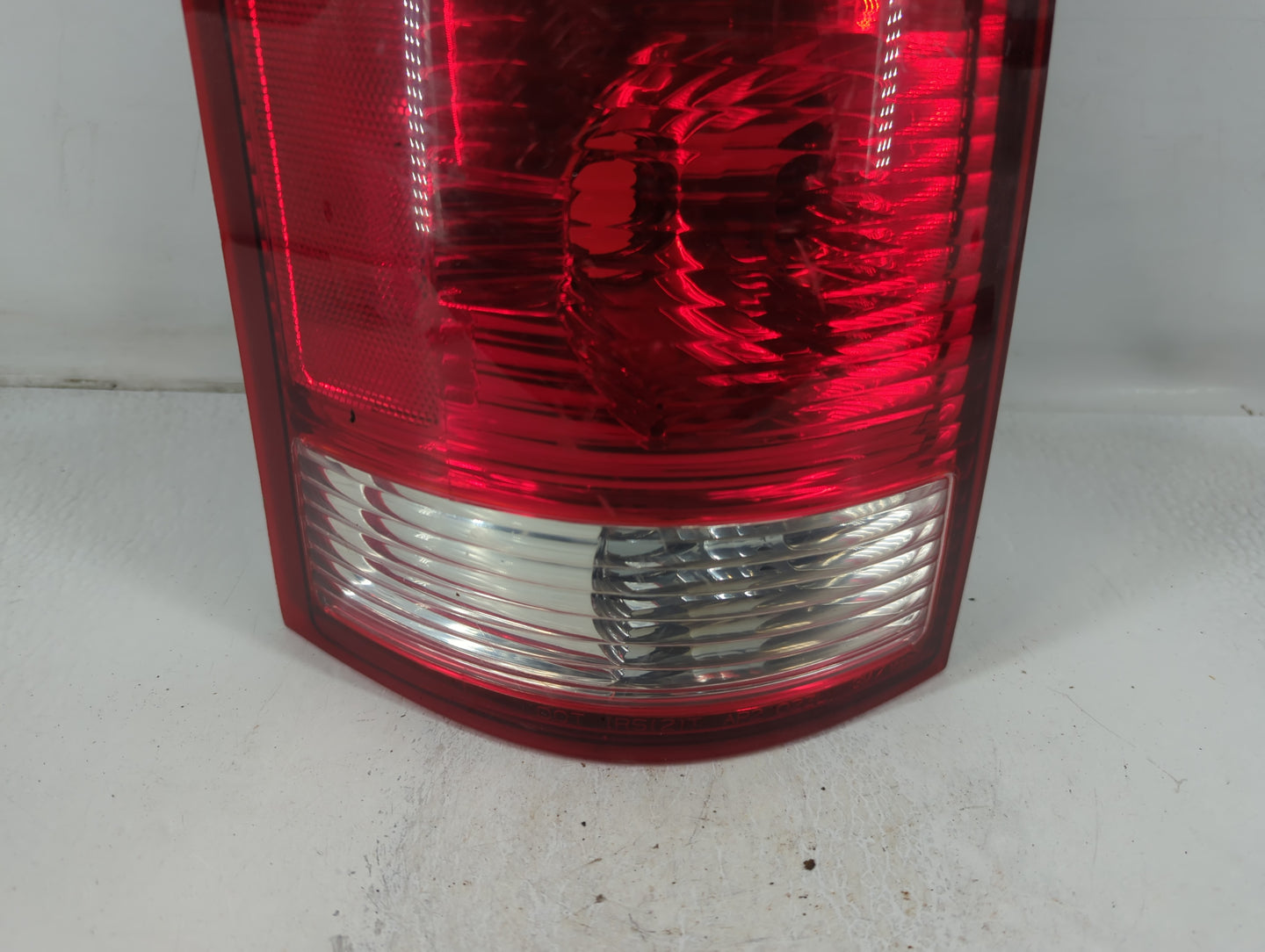 2004-2007 Saturn Vue Tail Light Assembly Driver Left OEM P/N:22711437 Fits Fits 2004 2005 2006 2007 OEM Used Auto Parts - Oe
