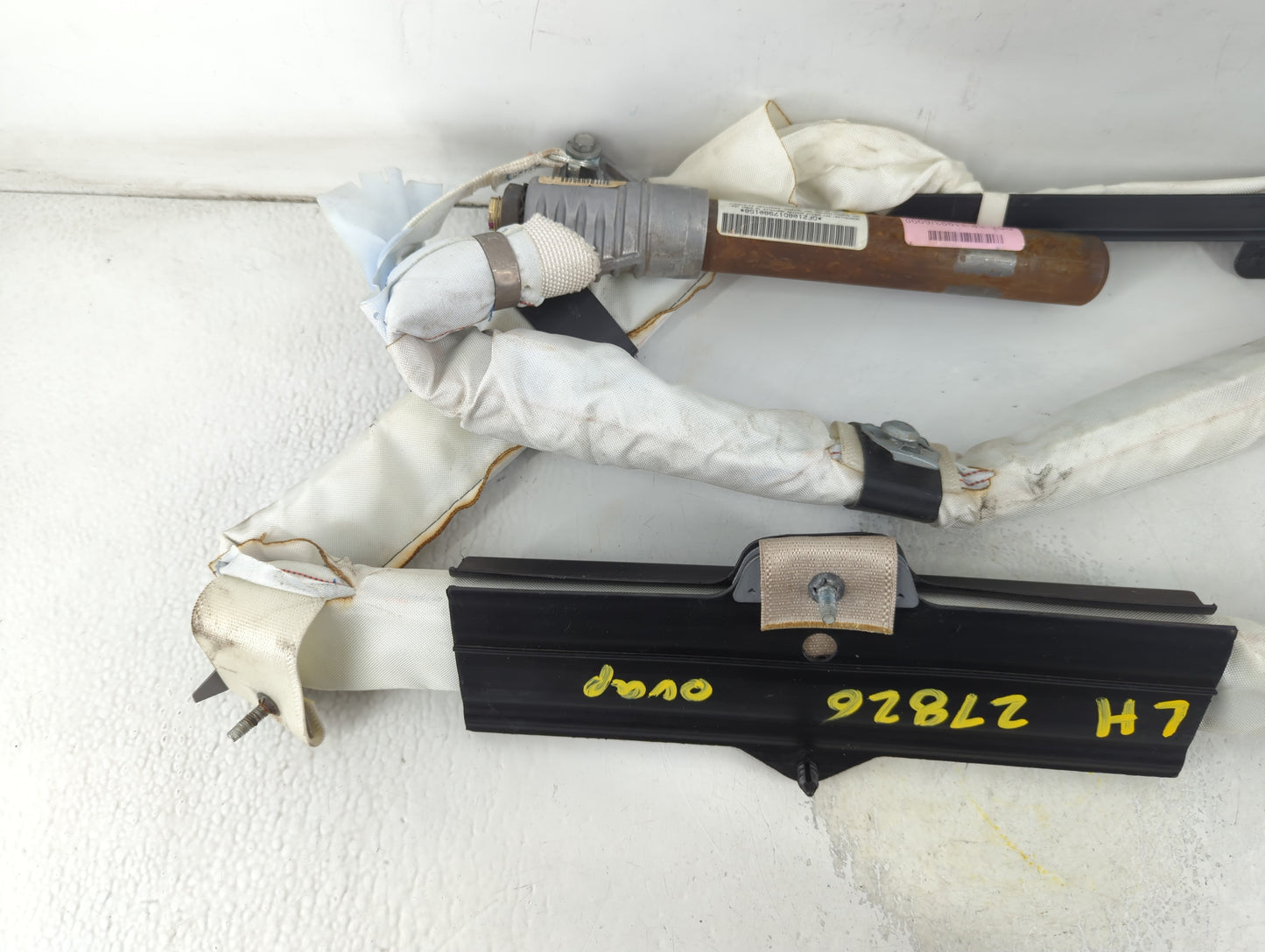 2006-2007 Saturn Vue Air Bag Driver Left Knee OEM P/N:D0T-SP 11993/6000 Fits Fits 2006 2007 OEM Used Auto Parts - Oemusedaut