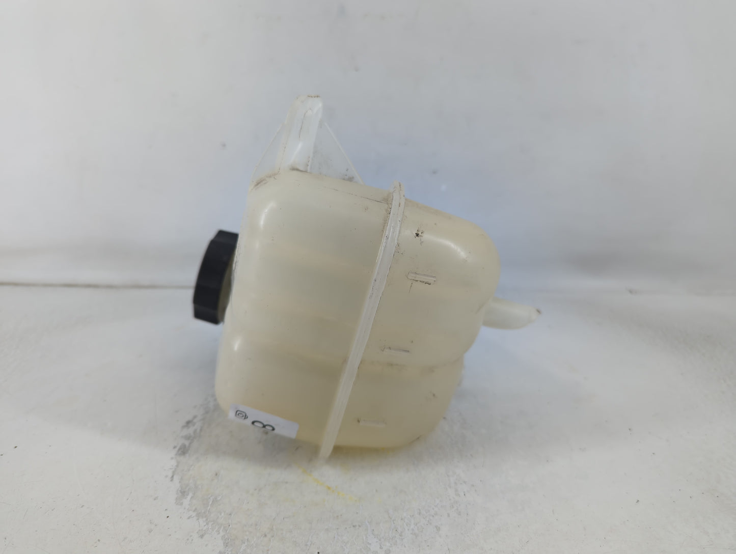 2002-2007 Saturn Vue Radiator Coolant Overflow Expansion Tank Bottle - Oemusedautoparts1.com