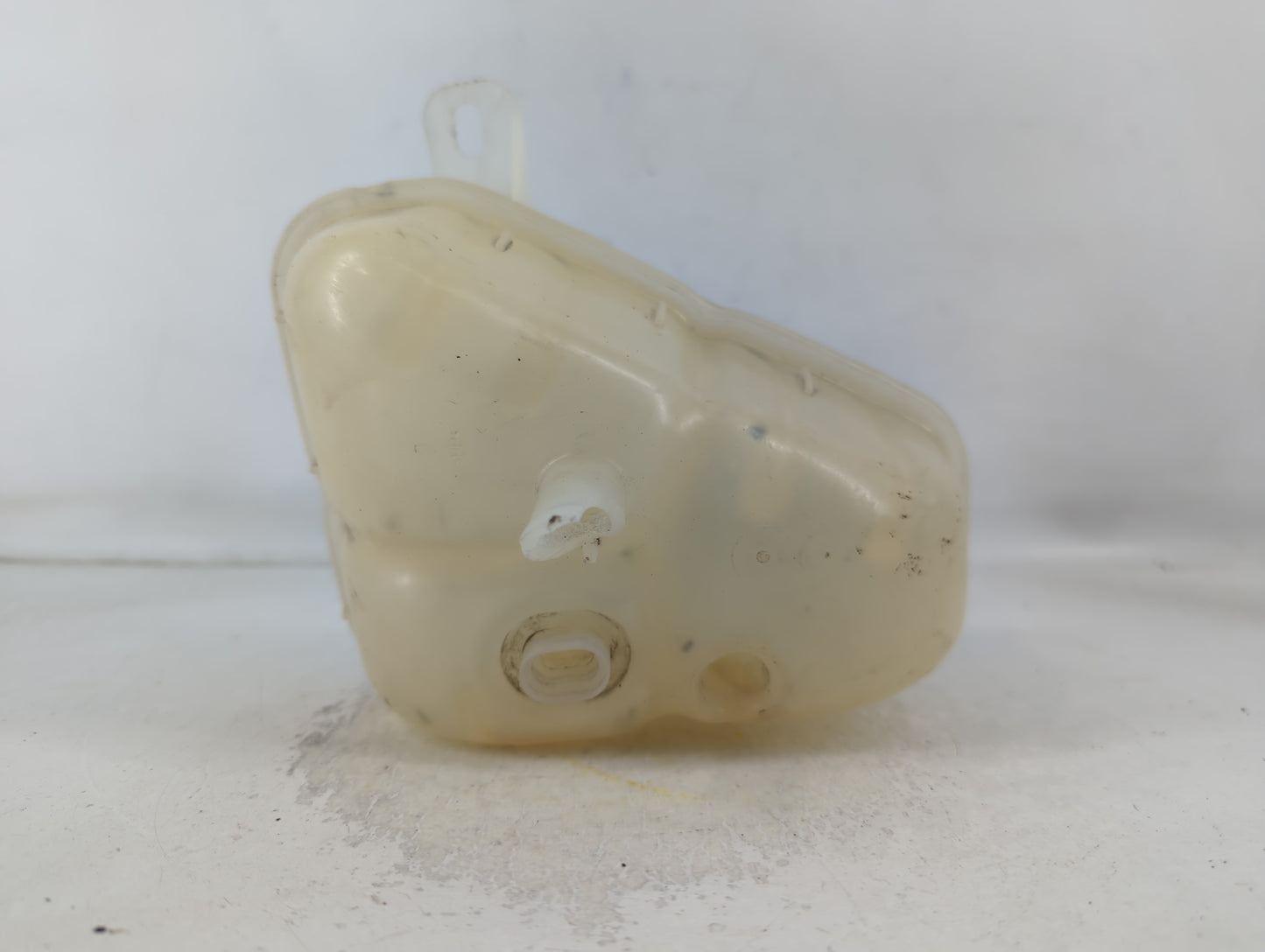2002-2007 Saturn Vue Radiator Coolant Overflow Expansion Tank Bottle - Oemusedautoparts1.com
