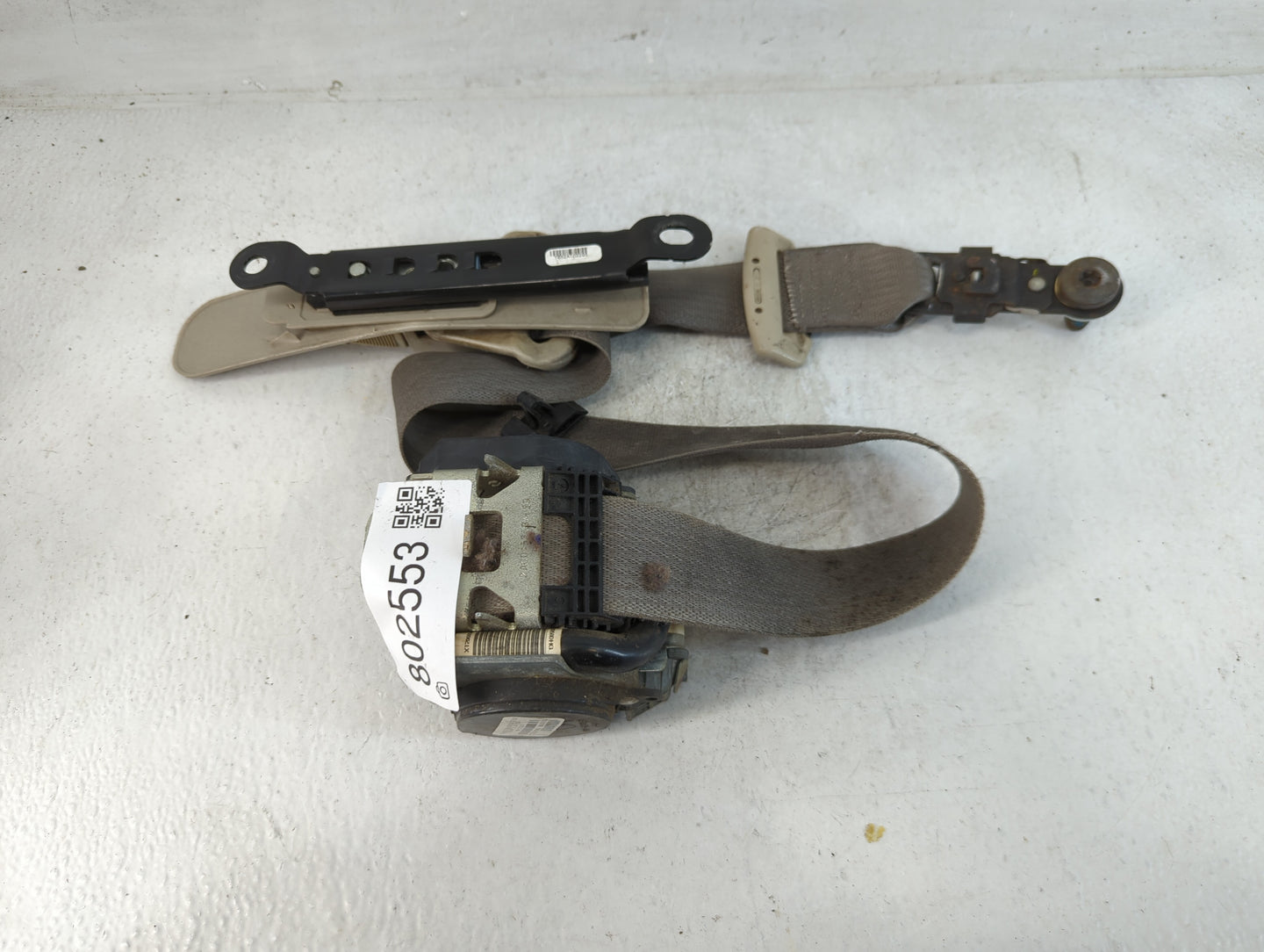 2006-2007 Saturn Vue Passenger Front Seatbelt Retractor - Oemusedautoparts1.com