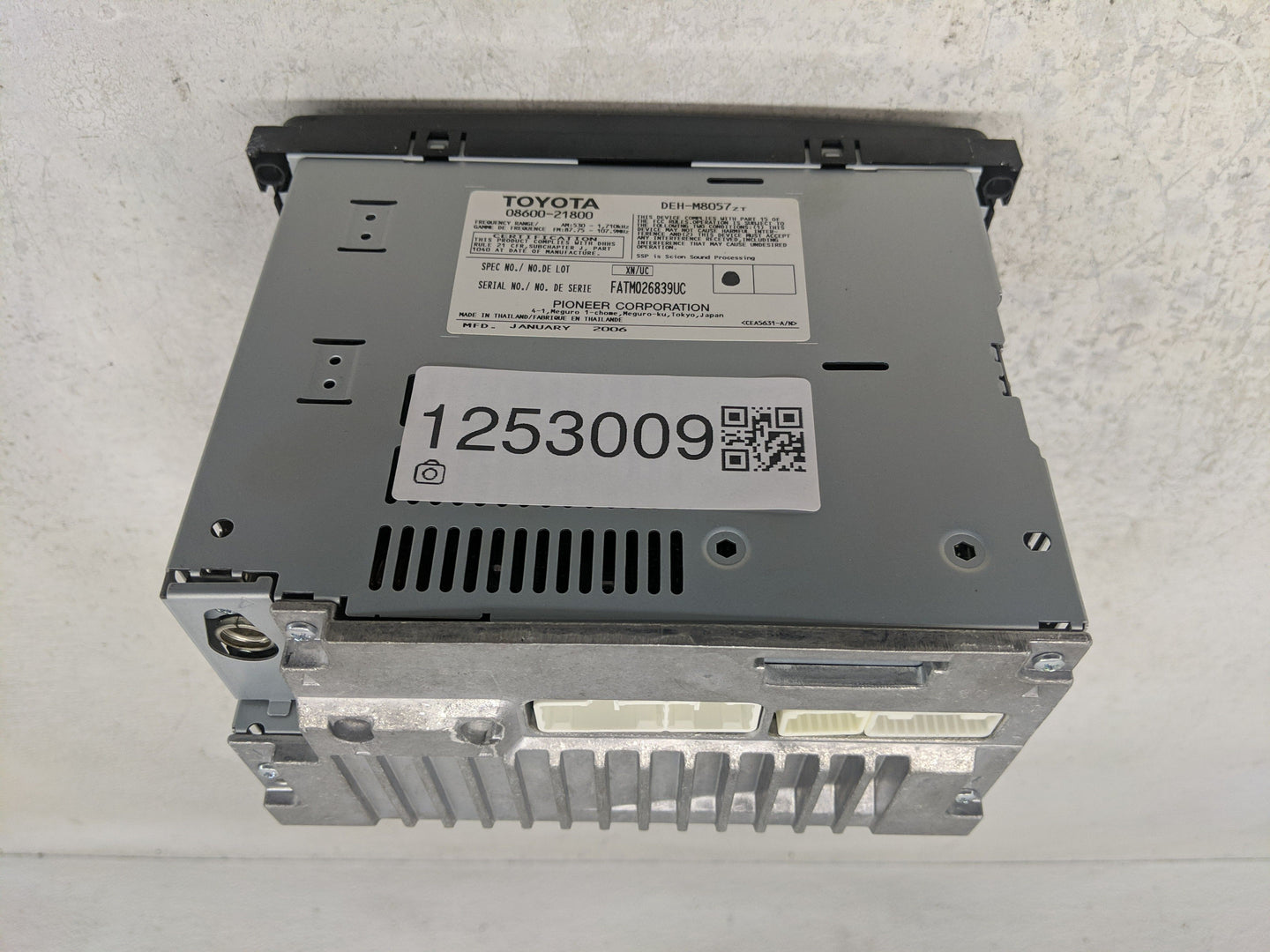 2006-2007 Scion Tc Radio AM FM Cd Player Receiver Replacement P/N:08600-21800 Fits Fits 2006 2007 OEM Used Auto Parts - Oemu