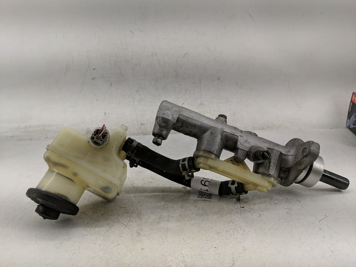 2005-2010 Scion Tc Brake Master Cylinder 1312591 - Oemusedautoparts1.com